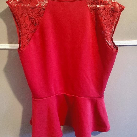 Guess Pink Blouse with Lace Sleeves and Flared Bottom - Picture 2 of 4